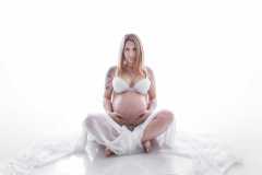 Grossesse-sous-vetement-nue-13