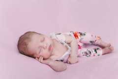 Naissance-Bébé-seul-16